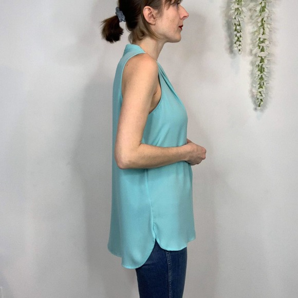 NWOT VINCE CAMUTO sleeveless v-neck blouse high low hem - Picture 6 of 11